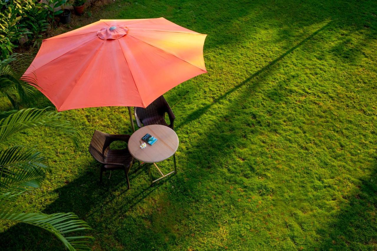 La Vaiencia Beach Resort Morjim Exterior foto