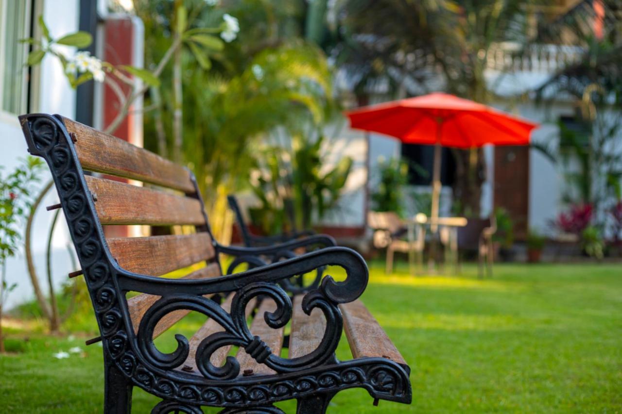 La Vaiencia Beach Resort Morjim Exterior foto